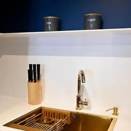 Boutique Petra - One Bedroom With Balcony Apartment *